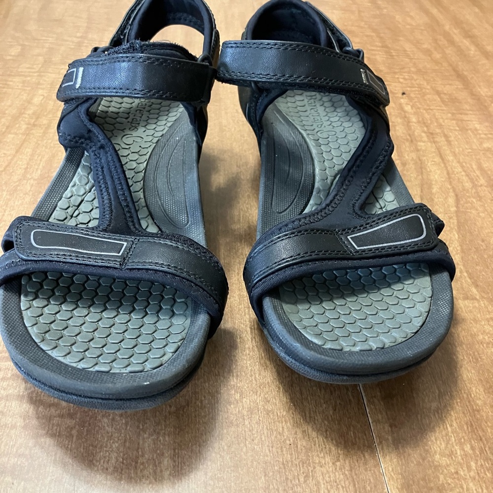 BareTraps Black and Gray Sandals with Wide Strap Design - Picture 2 of 5